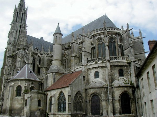 Cathédrale Notre-Dame de Senlis.Vue du chevet 