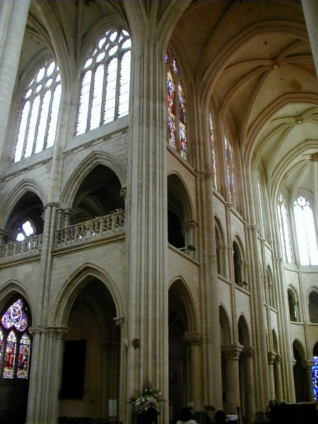 Cathédrale Notre-Dame de Senlis.Croisée du transept 