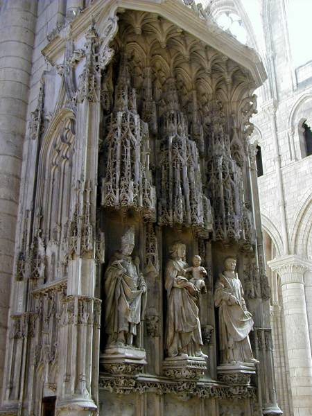 Cathédrale Saint-Etienne de Sens Monument élevé par l'archevêque Tristan de Salazar en l'honneur de ses parents vers 1500-1515