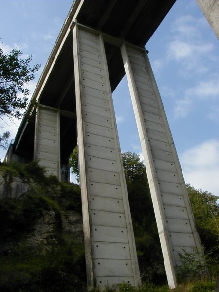 Pont de Serrières-sur-AinPiles à terre 