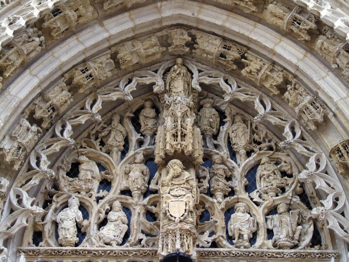 Eglise abbatiale de Saint-Riquier - Façade - Détail du portail central - Tympan 