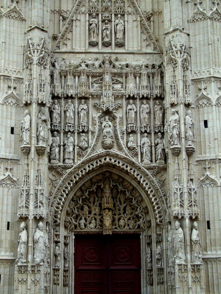 Eglise abbatiale de Saint-Riquier - Façade - Détail du portail central 
