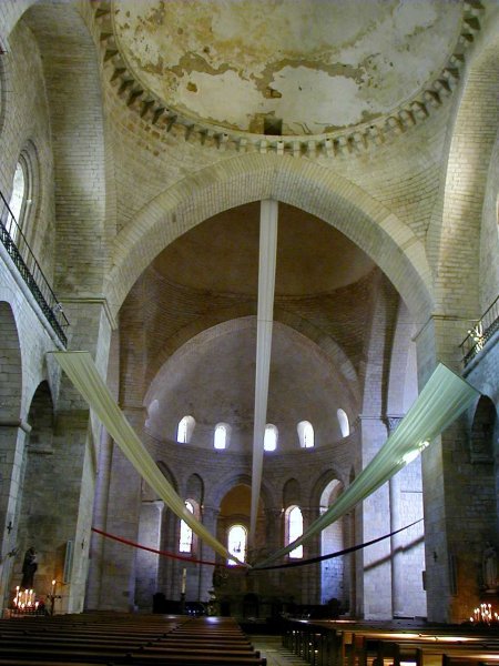 Abbatiale Sainte-Marie de Souillac.Nef et choeur 