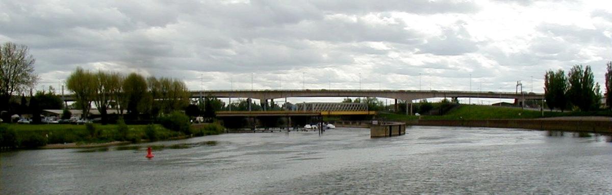 Autoroute A31Thionville - Premier pont réalisé en béton précontraint 