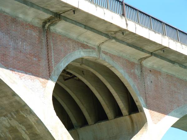 Pont sur la Garonne, Tonneins.Détail d'une pile 