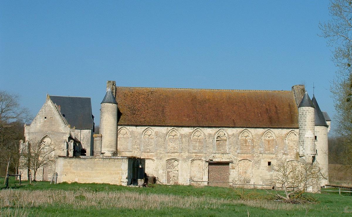 Saint-Nicolas-aux-Bois - Ancien prieuré du Tortoir, léproserie du 14ème siècle - Ensemble vu du sud 