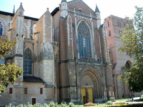 Cathédrale Saint-Etienne, Toulouse Choeur, portail du transept et clocher côté Nord