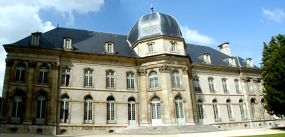 Toul - Hôtel de ville (ancien évêché) - Façade côté jardin 