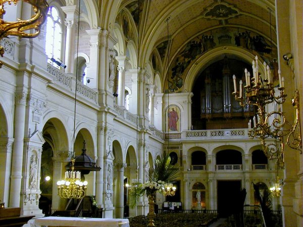 Eglise de la Trinité à Paris.Nef intérieur 