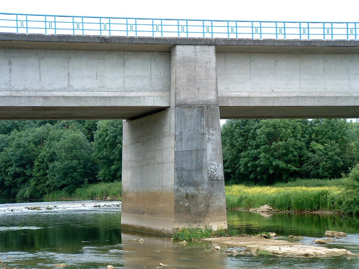 Pont-canal sur la Meuse, TrousseyUne pile 