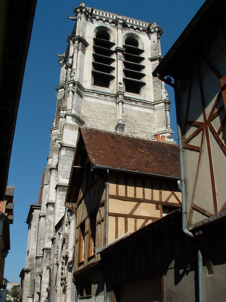 Troyes - Eglise Sainte-Madeleine - Façade occidentale et clocher 