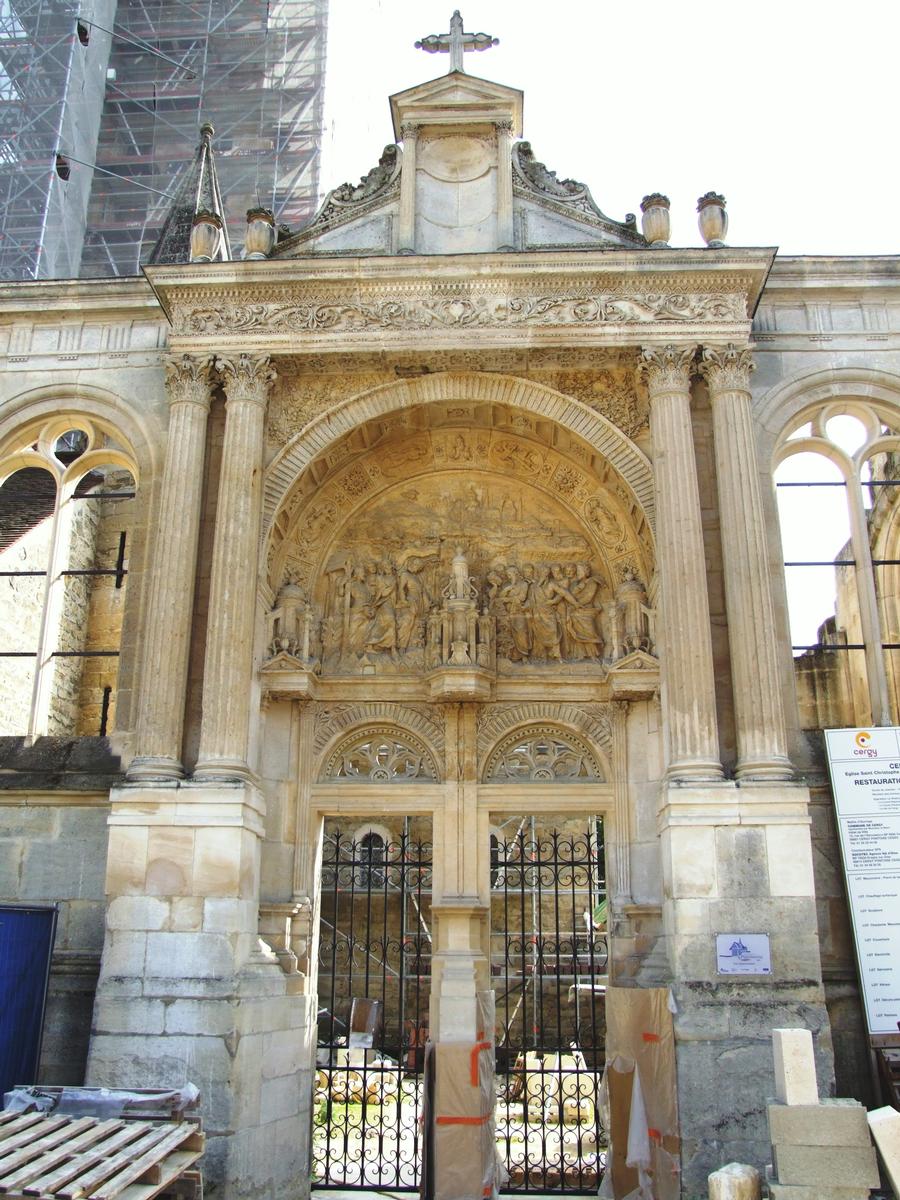 Cergy-Pontoise - Cergy village - Eglise Saint-Christophe - Portail: tympan représentant le Christ et les apôtres (vers 1560) 