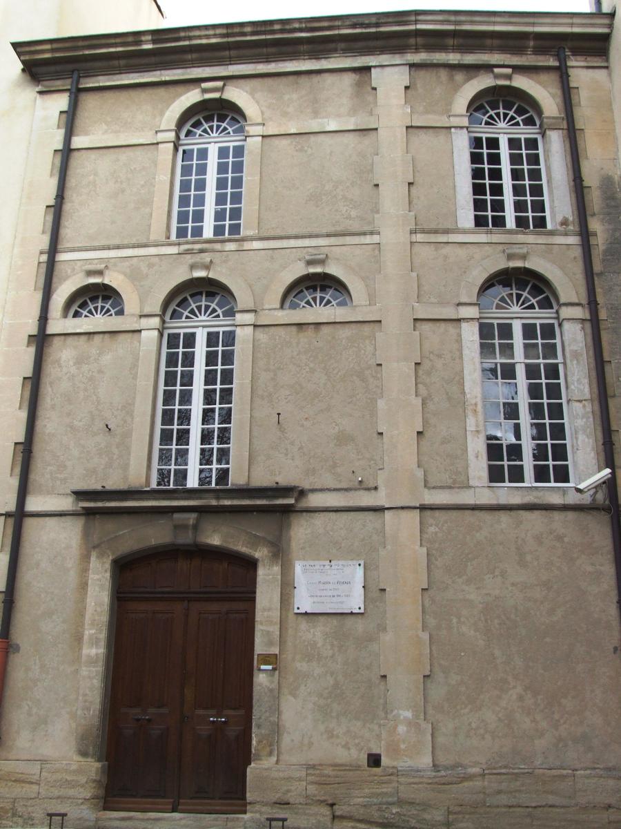 Carpentras - Synagogue - Façade sur la place 
