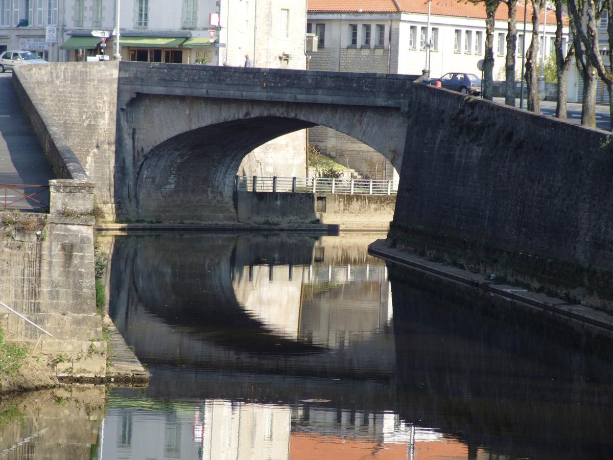 Fontenay-le-Comte - Pont Neuf 