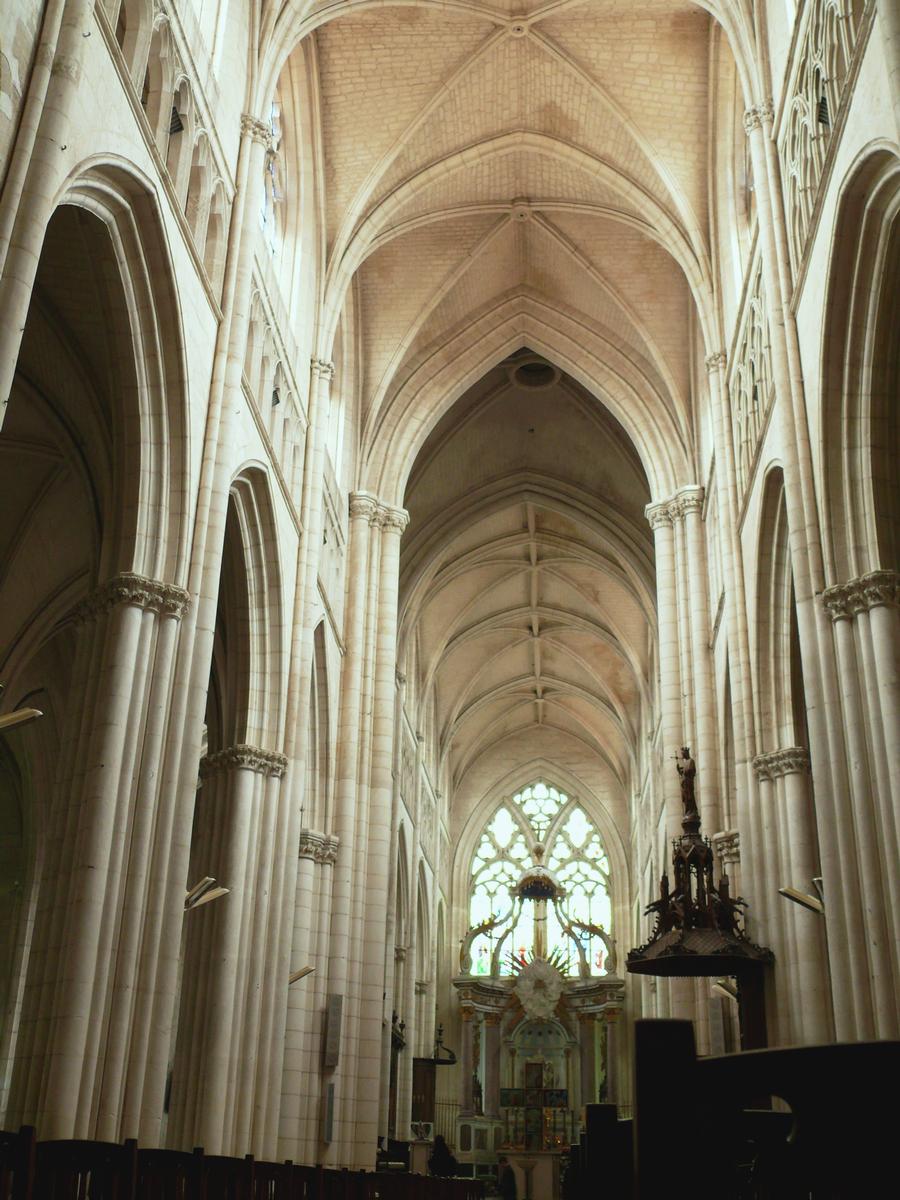 Luçon - Cathédrale Notre-Dame - Nef 