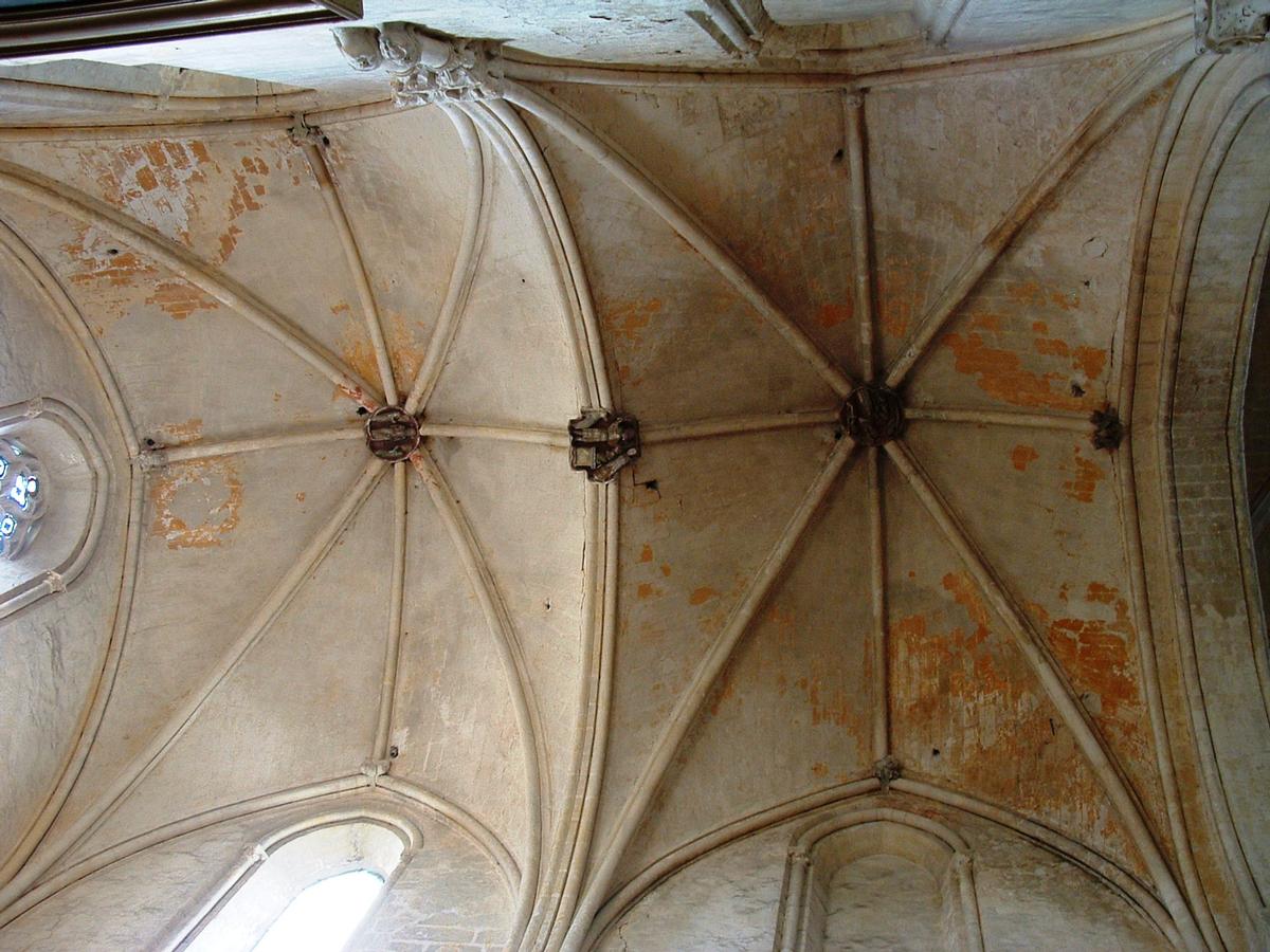 Vendôme - Abbatiale de La Trinité - Transept Nord - Voûtes romanes dans le style Plantagenêt 