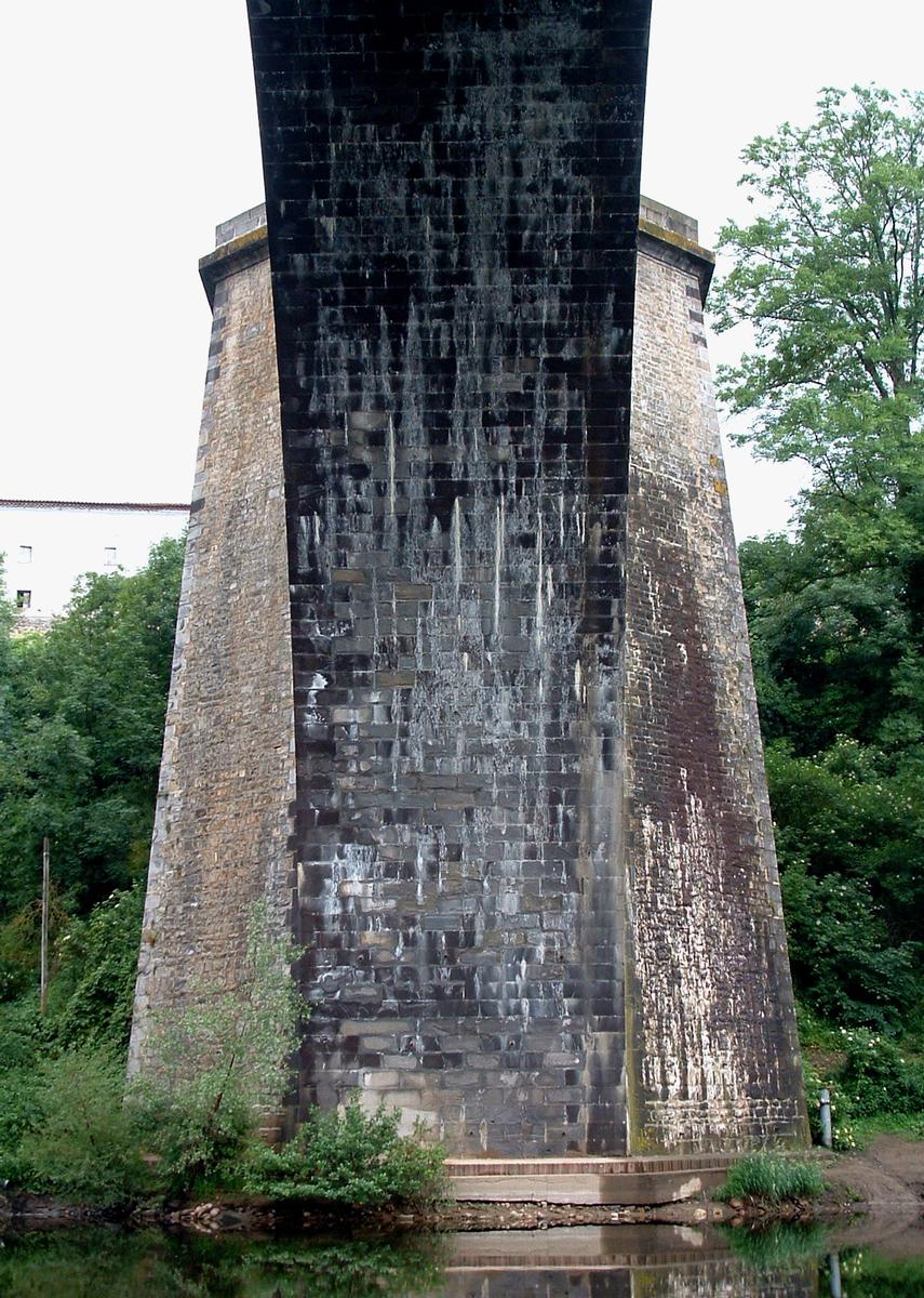 Pont sur l'Allier, Vieille-BrioudeMassif de culée 