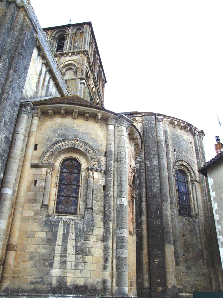 Lusignan - Eglise Notre-Dame-et-Saint-Junien - Chevet 
