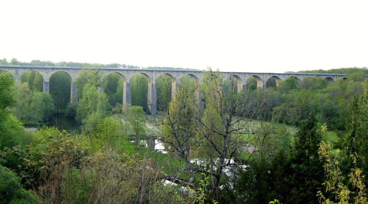 Brücke in Lusignan 