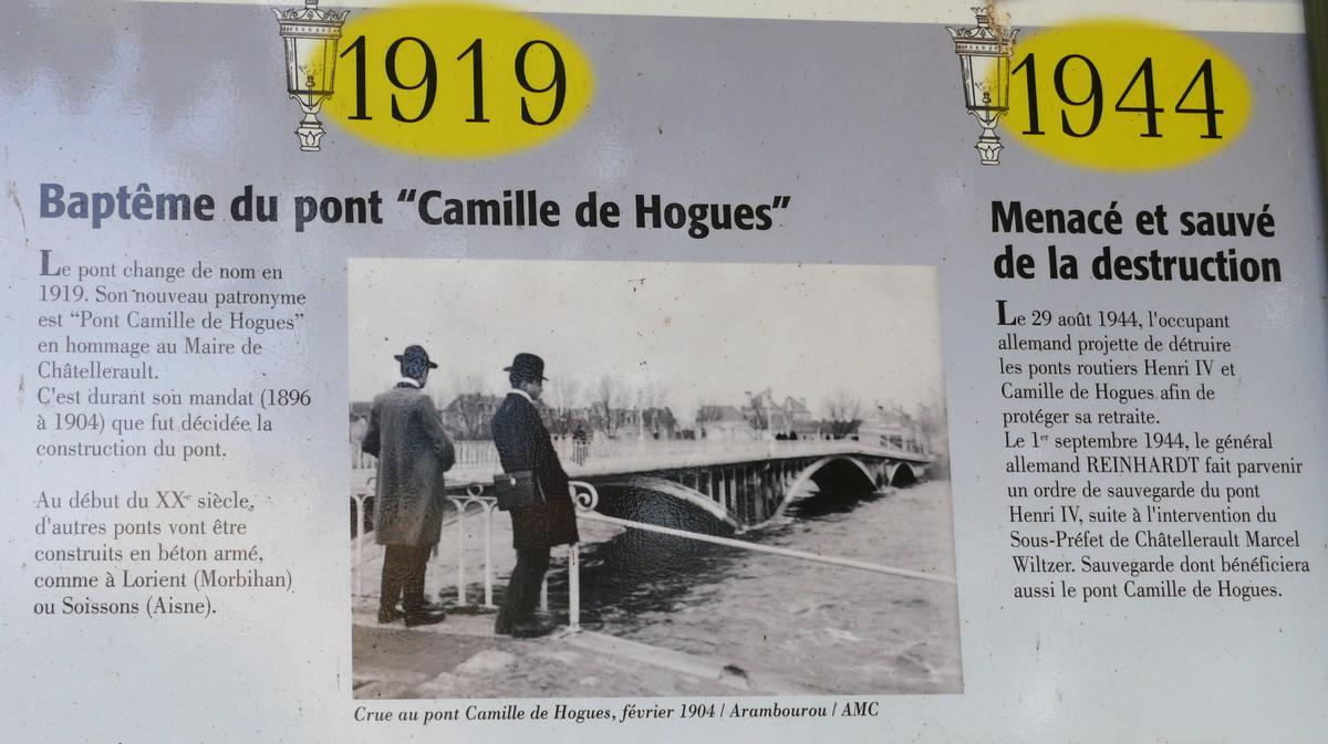 Châtellerault - Pont Camille de Hogues - Panneau d'information sur l'histoire du pont : 1919 - 1944 