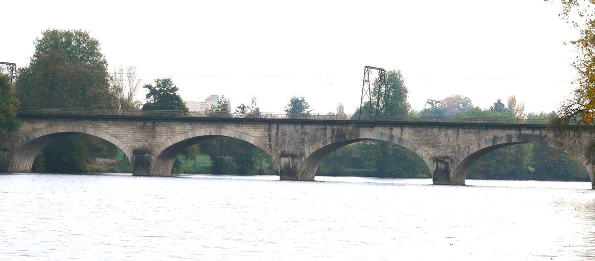 Railroad Line Paris-Bordeaux (via Orléans) – Upstream Railroad Bridge 