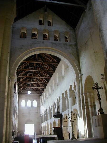 Eglise Saint-Etienne, Vignory.Nef vue du choeur 