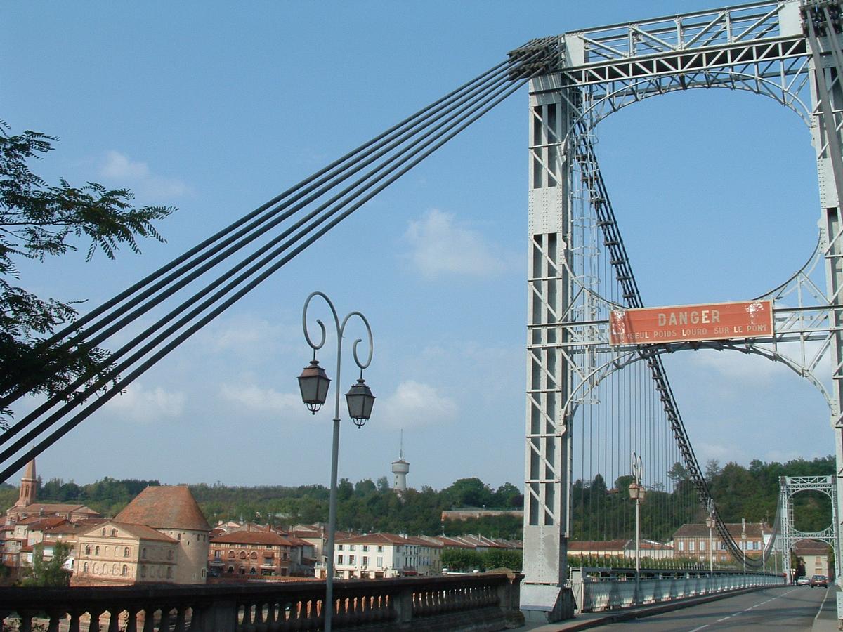 Villemur-sur-Tarn - Pont suspendu sur le tarn 