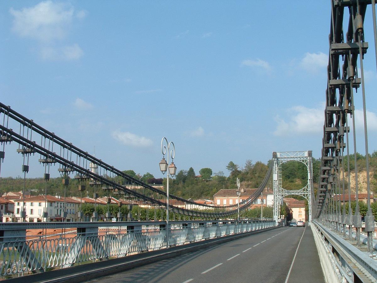 Villemur-sur-Tarn - Pont suspendu sur le Tarn 