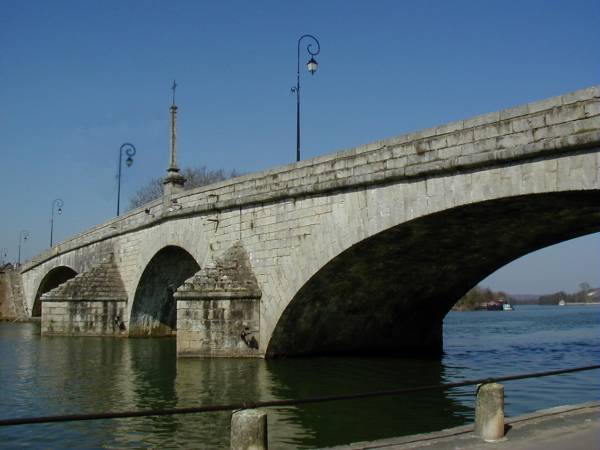 Pont de Villeneuve-sur-YonneEnsemble 