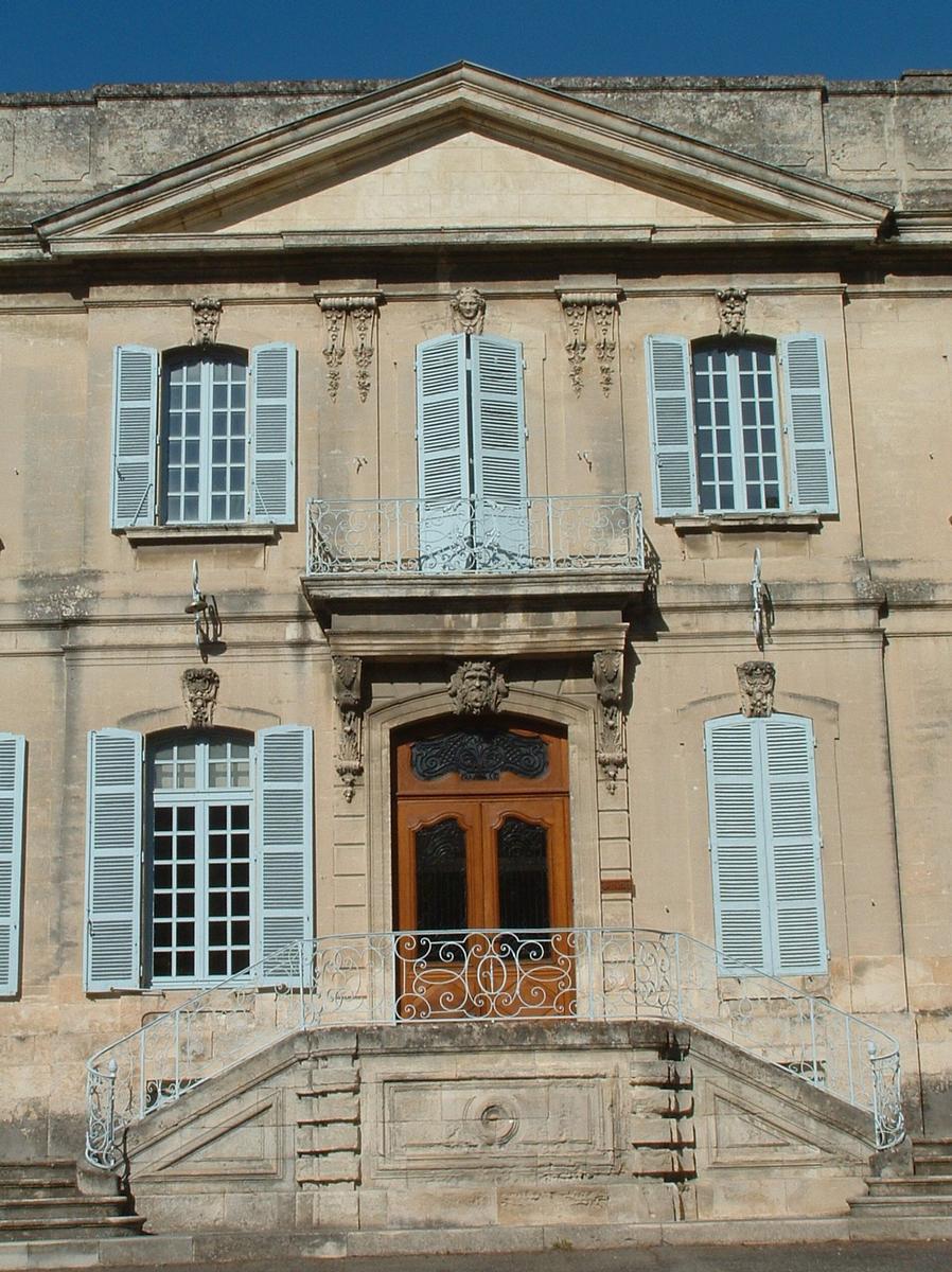 Viviers - Evêché (ancien hôtel de Roqueplane, ancien Hôtel de ville) - Entrée 