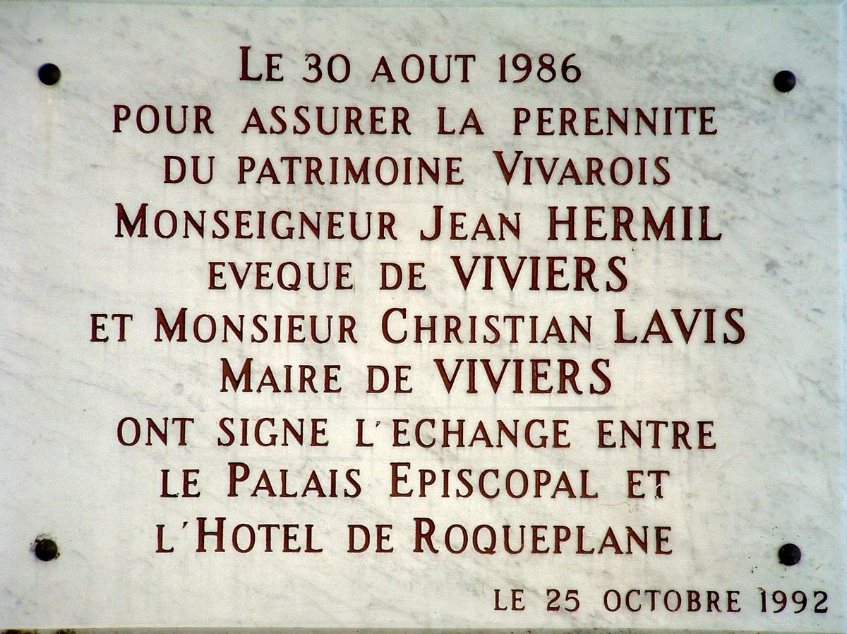Viviers - Evêché (ancien hôtel de Roqueplane, ancien Hôtel de ville) - Panneau d'information 