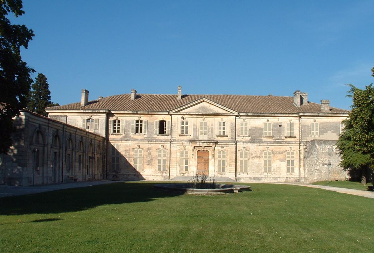 Viviers - Hôtel de ville (ancien Evêché) - Façade sur cour 