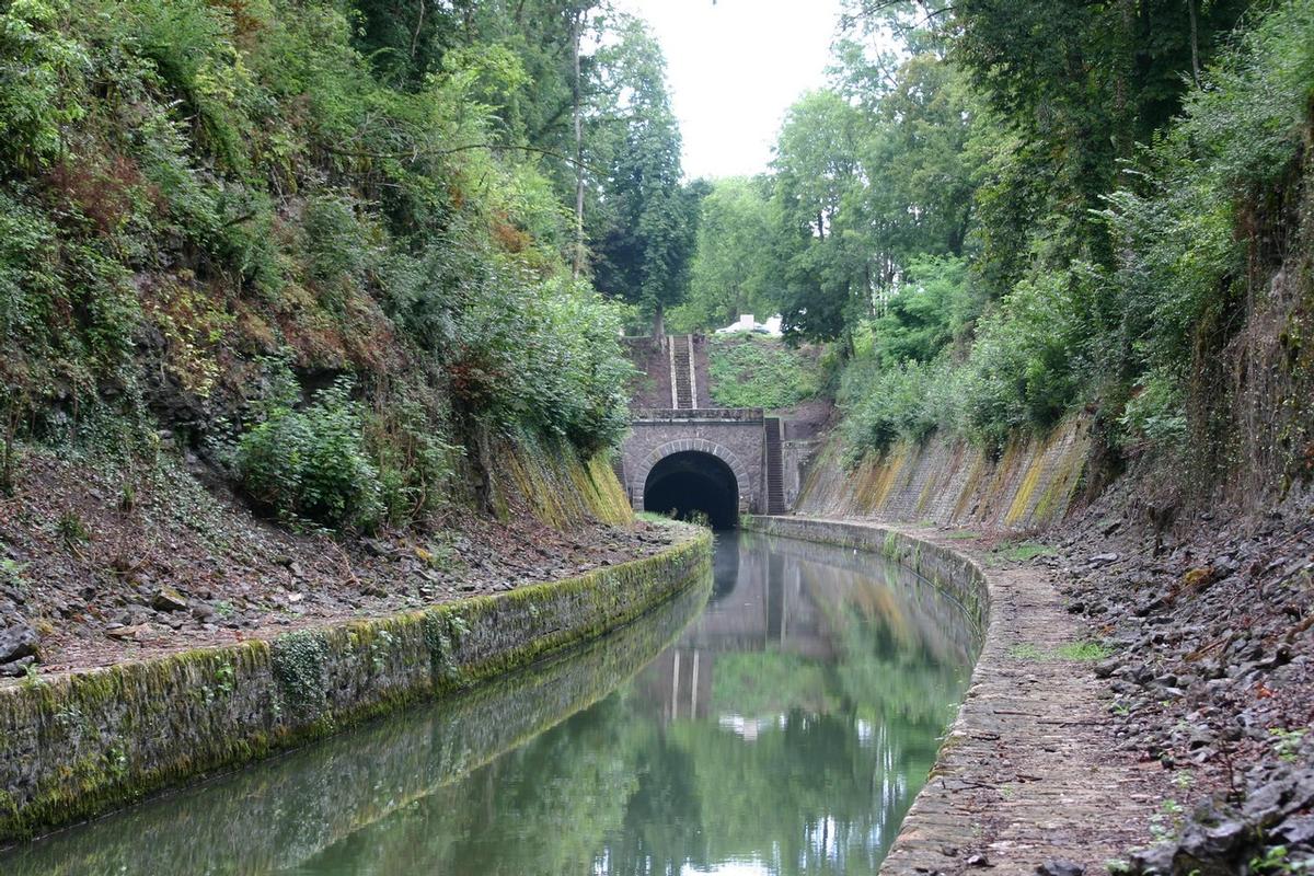 Bourgogne CanalPouilly-en-Auxois Tunnel 