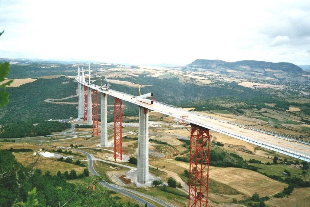 Millau-Viadukt
Übersicht vom Südende der Baustelle 