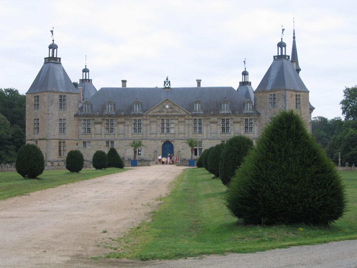 Château de Sully (Bourgogne) 