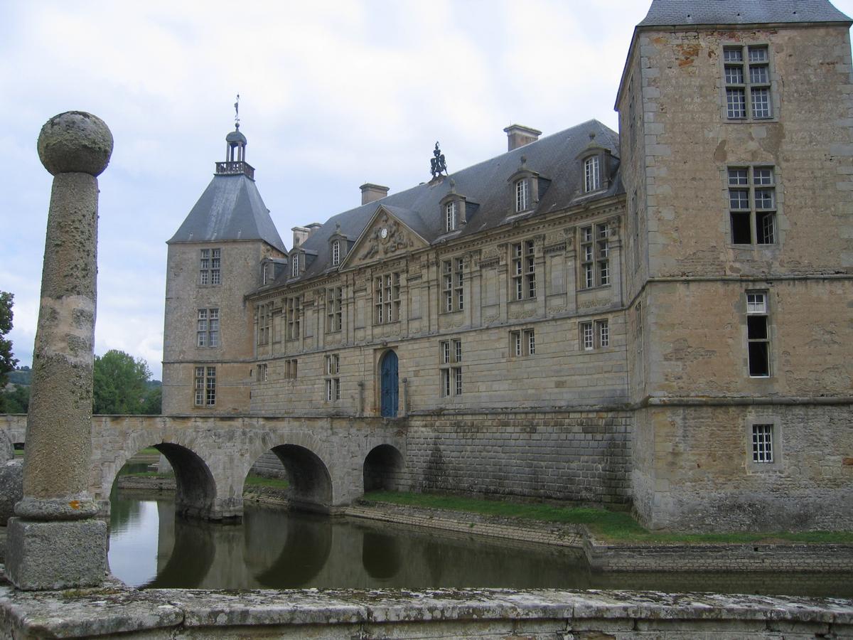 Schloss Sully (Bourgogne) 
