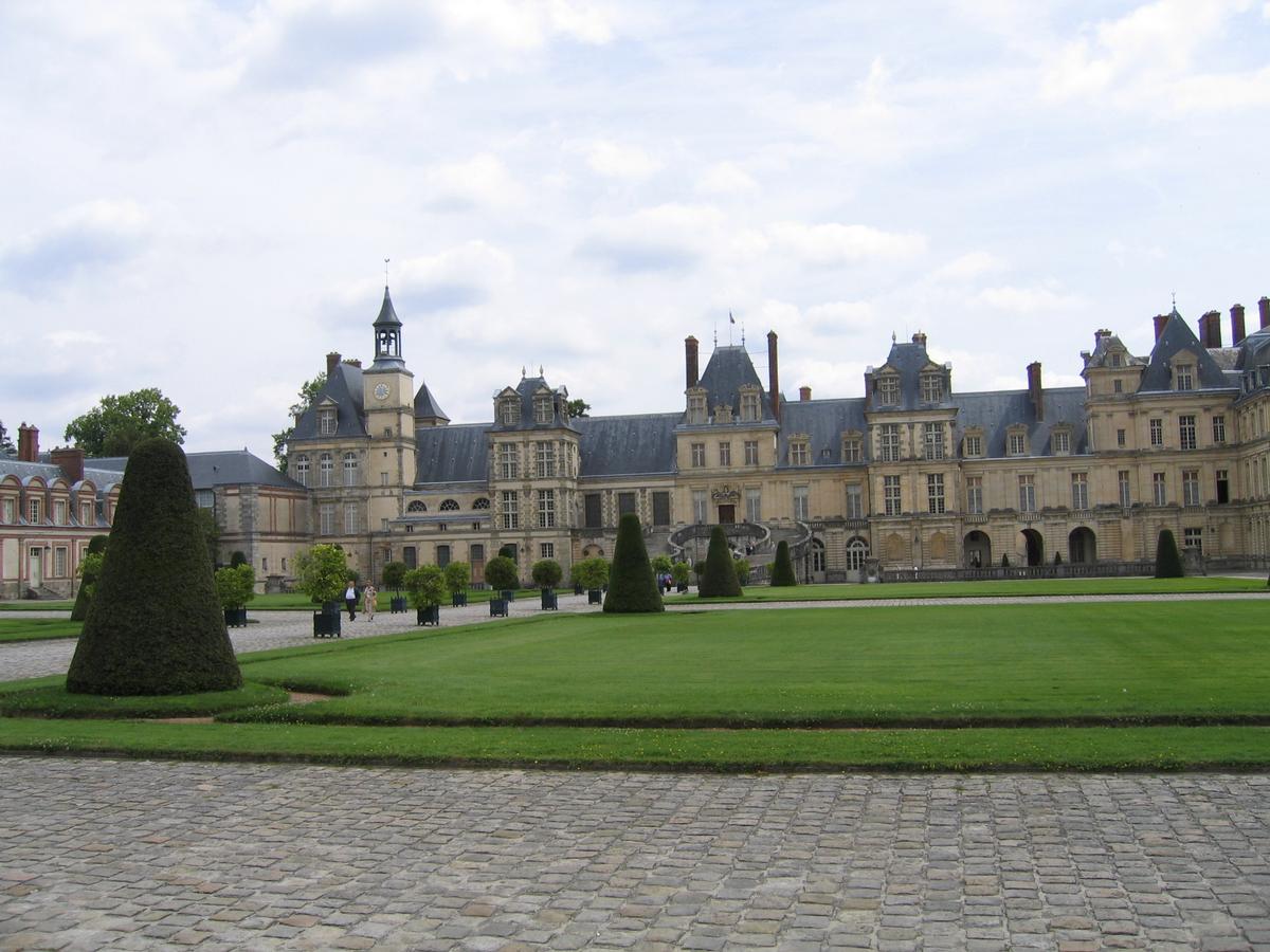 Château de FontainebleauFaçade avant 