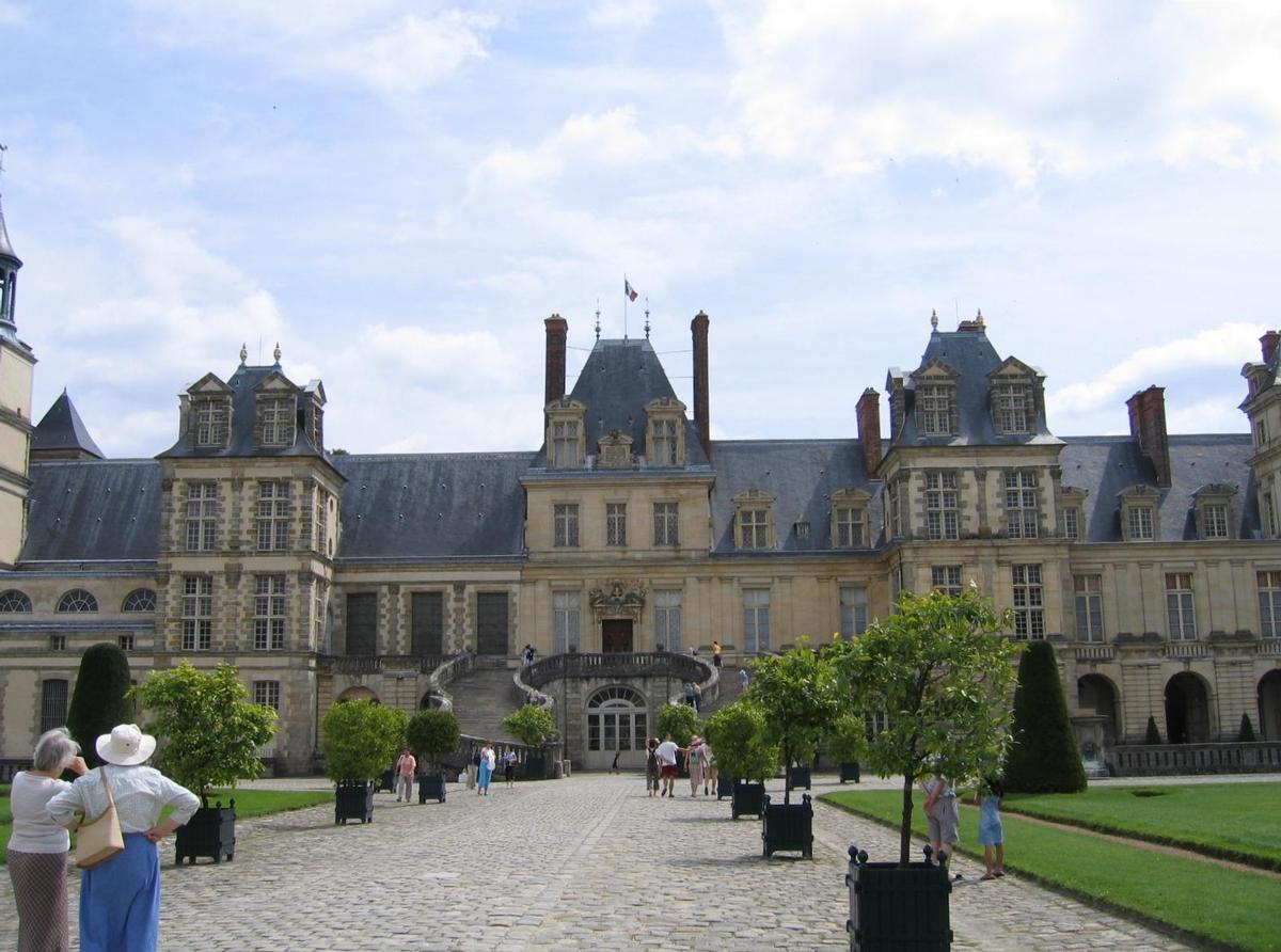 Château de FontainebleauFaçade avant 