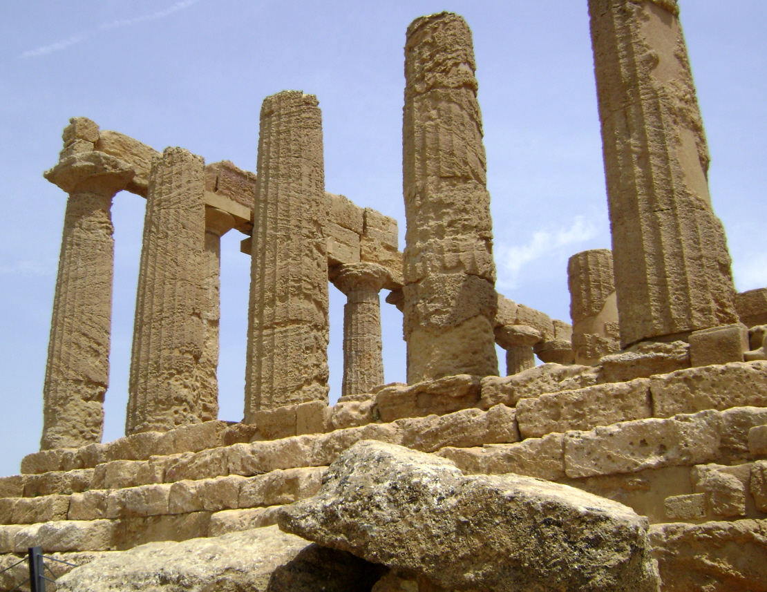 Les ruines du temple grec de Junon Lacinienne ou Héra à Agrigente, qui a été construit vers 470 avant J.C. et mesure 41 m sur 19,5 