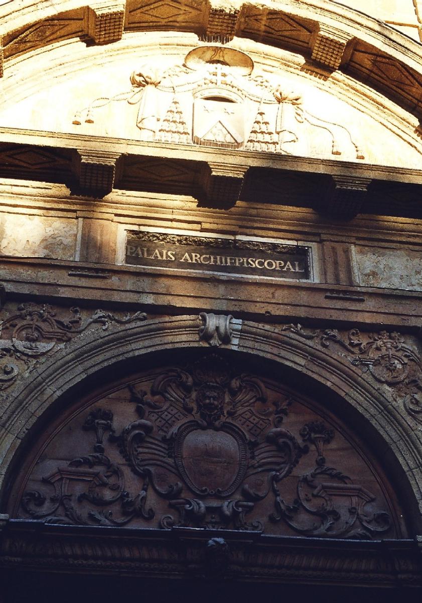 Le portail du palais archiépiscopal d'Aix-en-Provence 