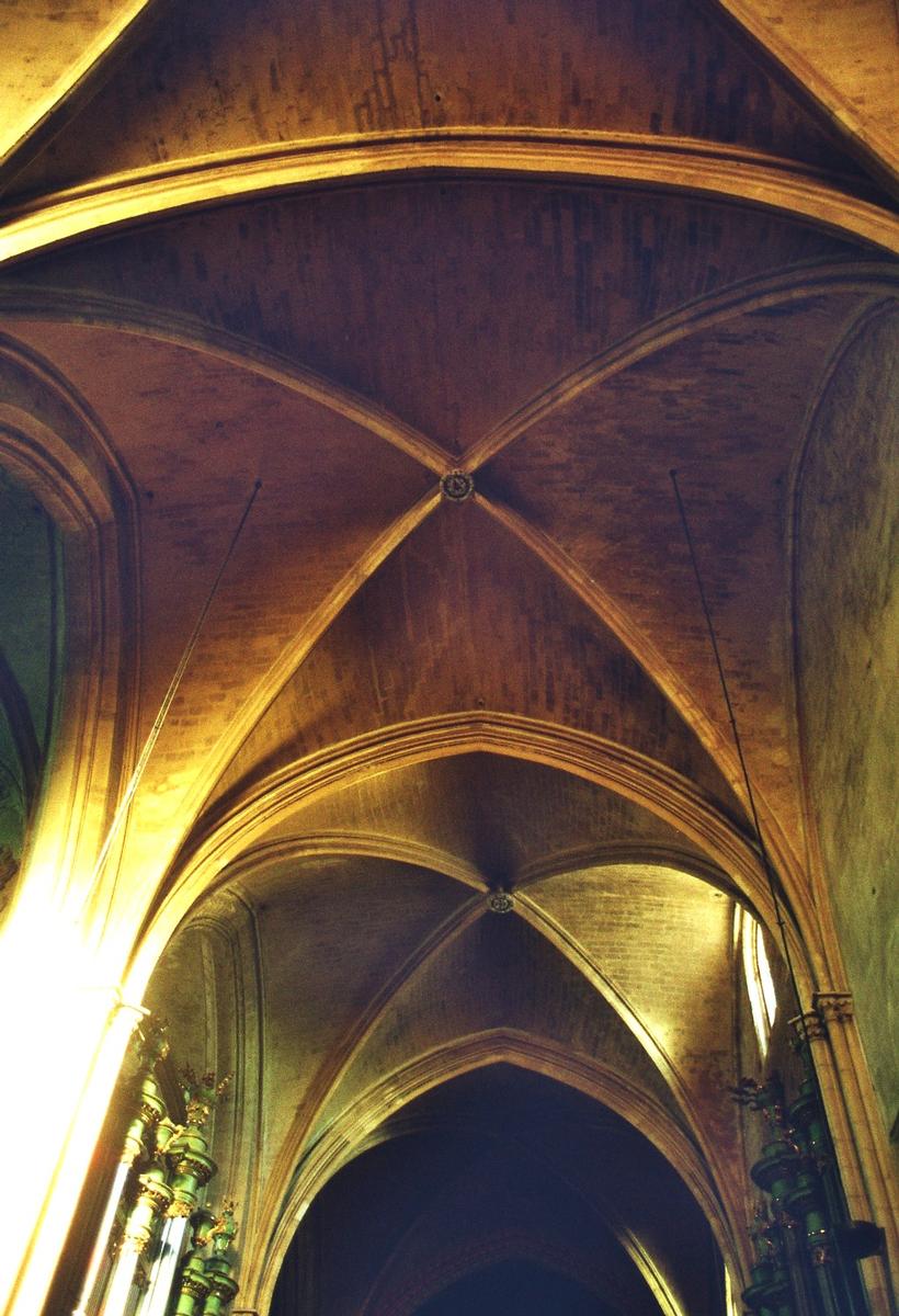 Les voûtes et le choeur de la cathédrale Saint-Sauveur d'Aix-en-Provence 