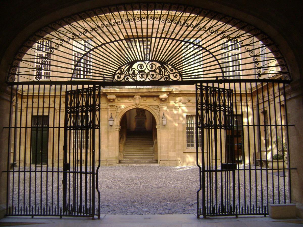 La cour intérieure de l'Hôtel de Ville d'Aix-en-Provence 