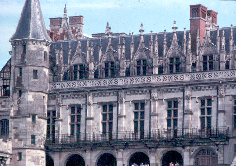 Détail de la façade, côté Loire, du château d'Amboise 