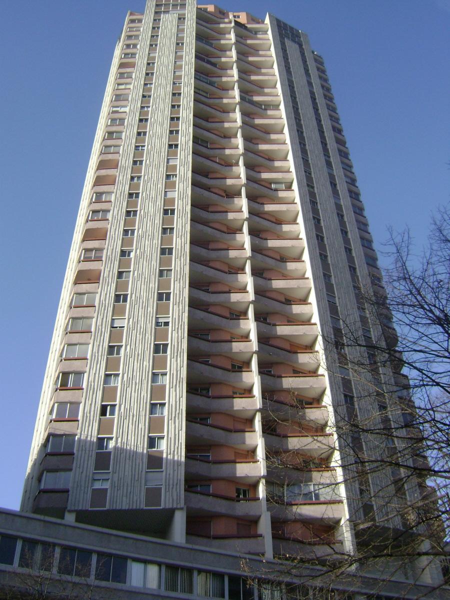 La tour résidentielle Antoine et Cléopatre, avenue de Choisy (Paris 13e) 
