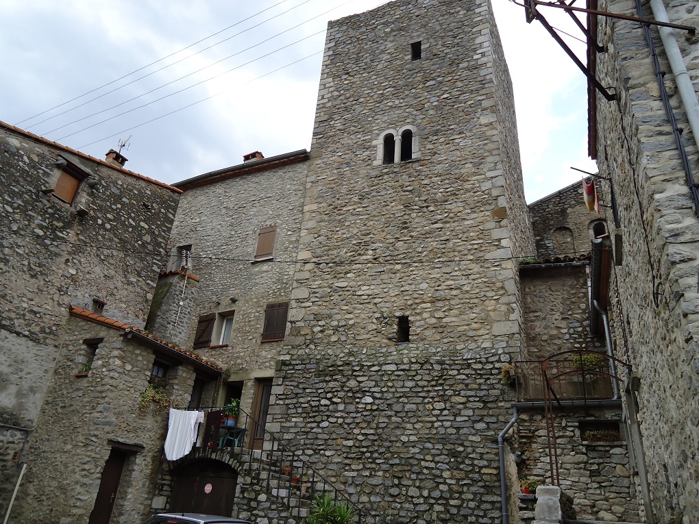 Vue extérieure de l'abbaye d'Arles-sur-le-Tech 