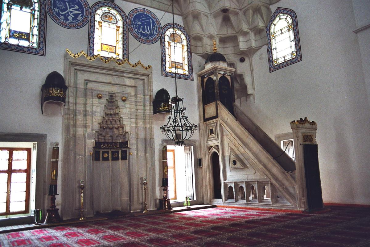 L'intérieur de la mosquée d'Atikalipasa, non loin du Grand Bazar de la vieille ville d'Istanbul 