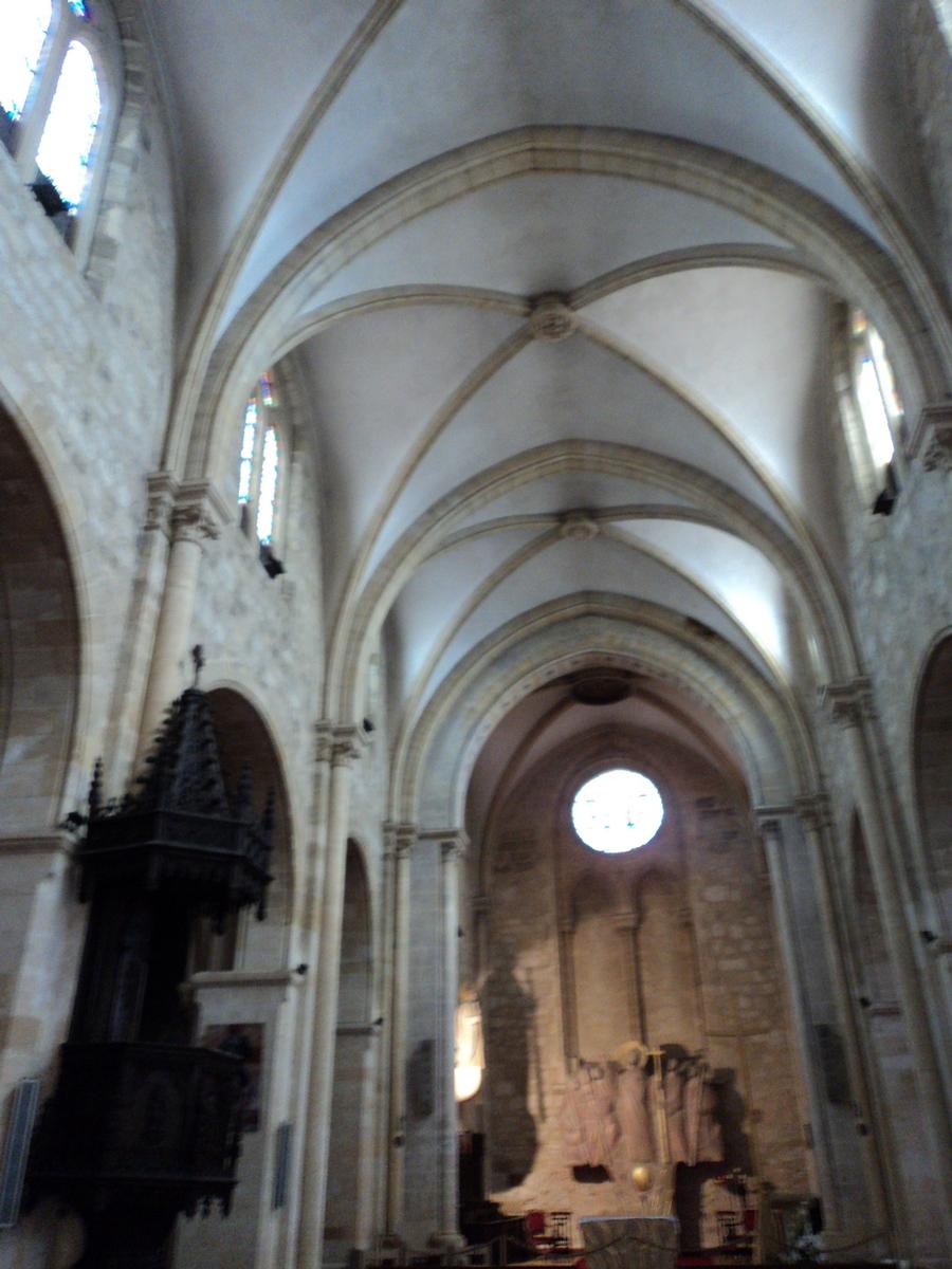 Les voûtes de l'église Saint Jacques de Bergerac (Dordogne) 