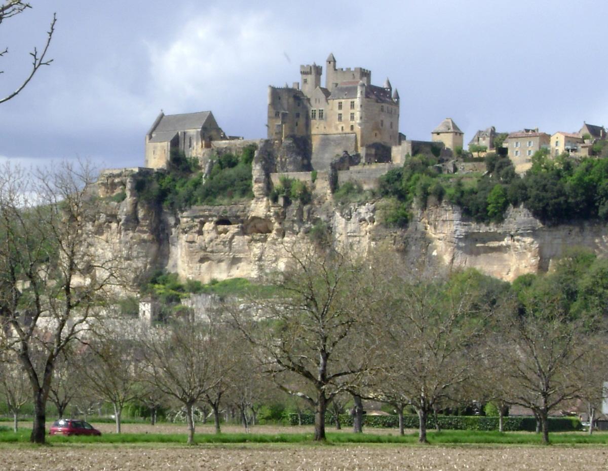 Le château de Beynac (commune de Beynac et Cazenac) 