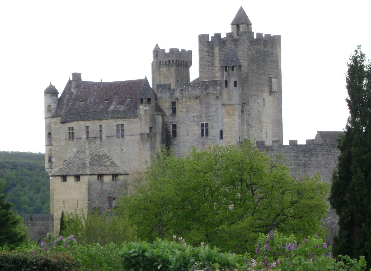 Le château de Beynac (commune de Beynac et Cazenac) 