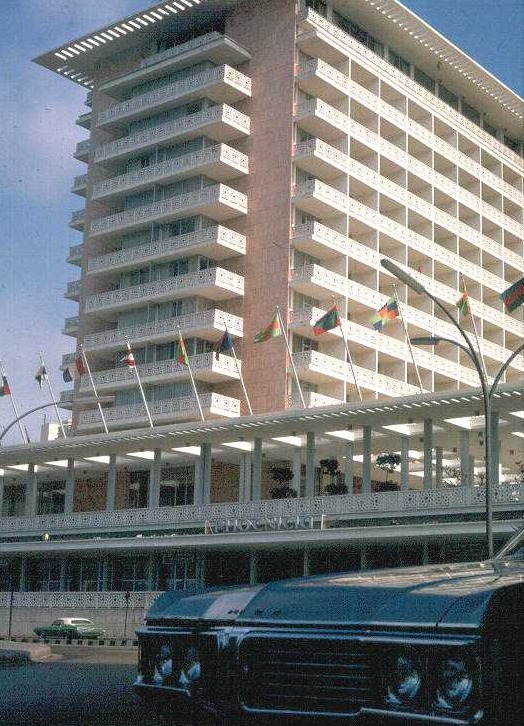 Hotel Phoenicia Inter-Continental in Beirut before the destructions incurred during the civil war. 
Renovated in 1999 (32 floors) 